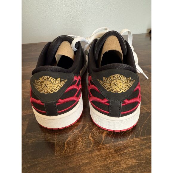 AIR JORDAN 1 Centre Courts Men\'s Sneakers Sz 10 Lace Up Mystic Hibiscus NWT main image 8